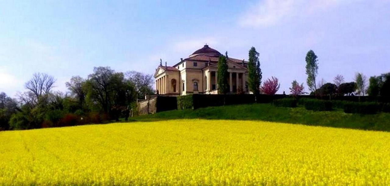Brojo Hill Bed & Breakfast Longare Ngoại thất bức ảnh