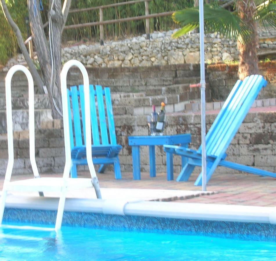Brojo Hill Bed & Breakfast Longare Ngoại thất bức ảnh