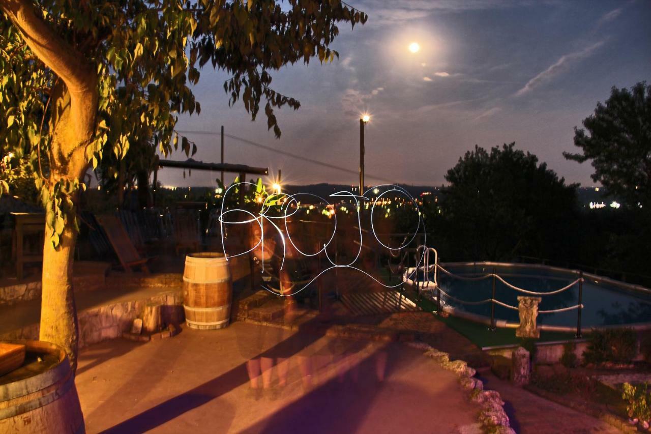 Brojo Hill Bed & Breakfast Longare Ngoại thất bức ảnh